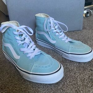 listing-status-banner